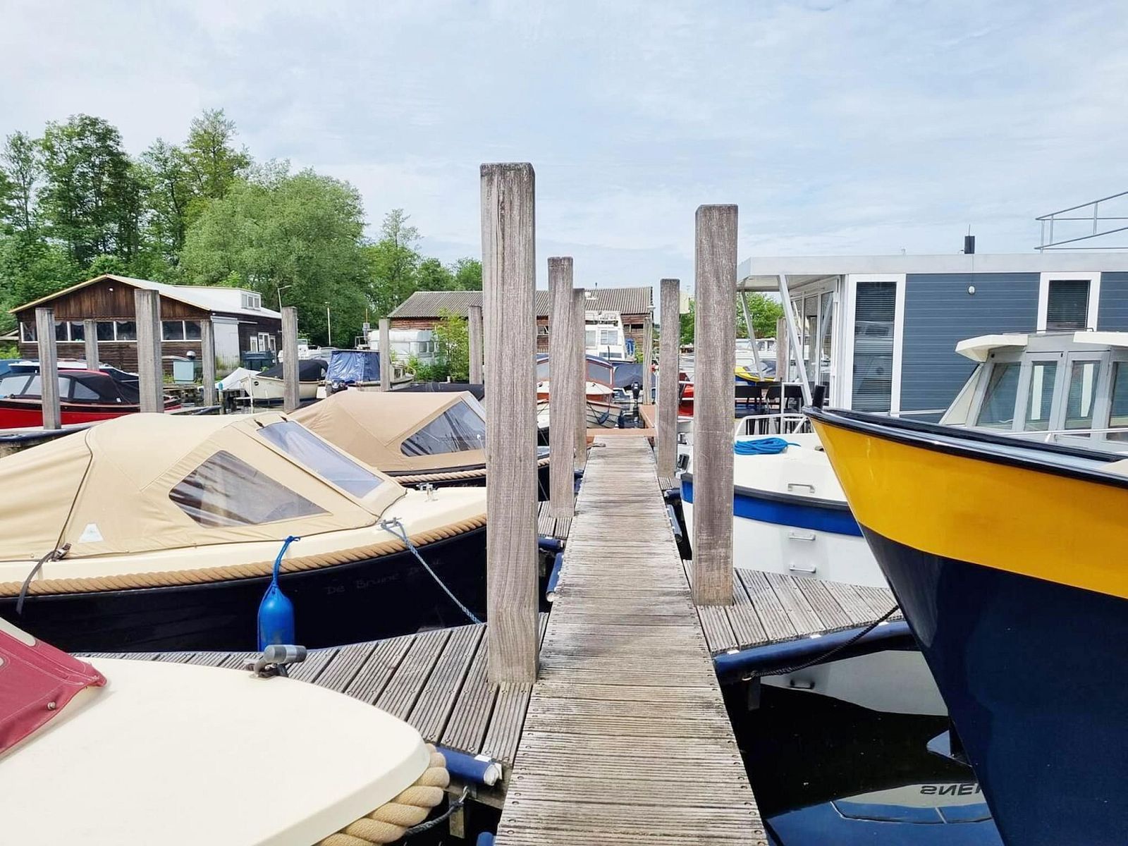 Guest house 510145 - Boat Amsterdam eo - Houseboat with roof terrace and balcony (4 pers) "De Hoop"