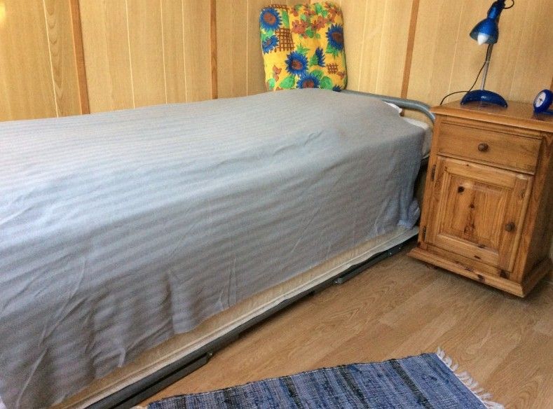 Gemtliches Schlafzimmer im Ferienhaus Mapadodo, Nutter, Twente mit Holzmbeln.