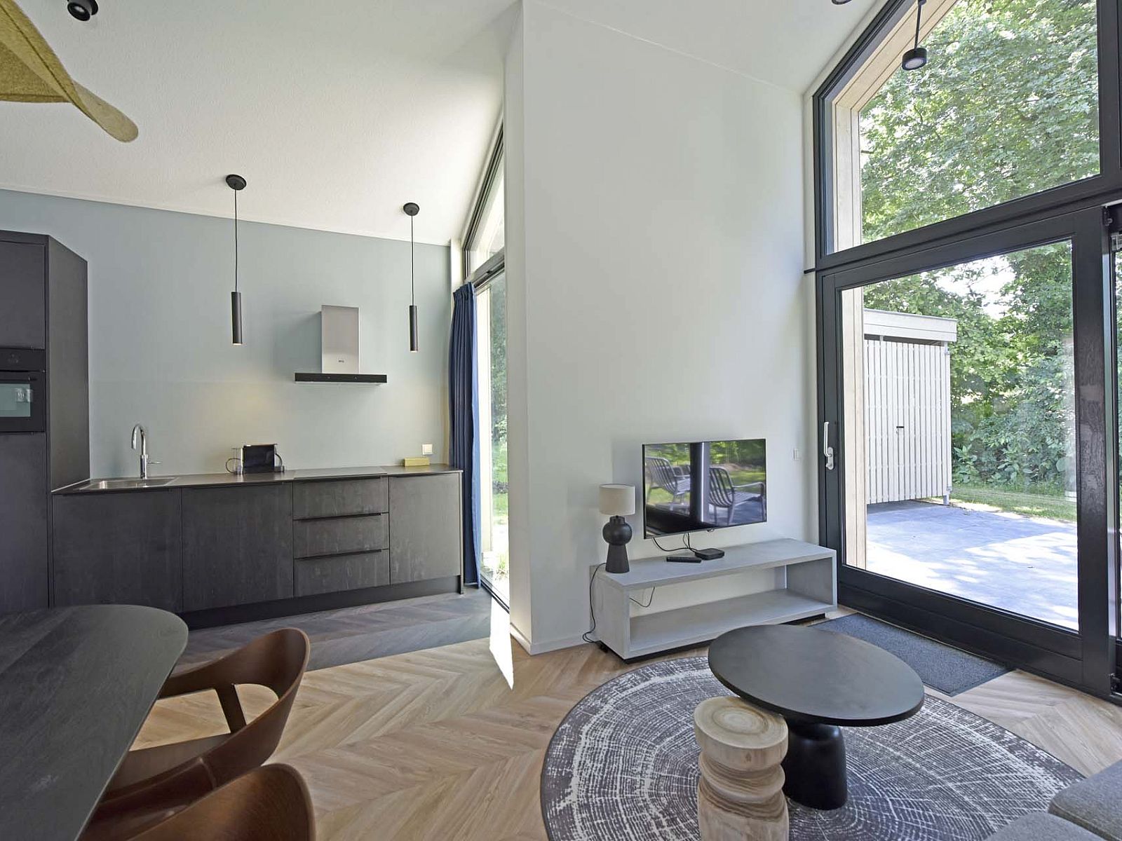 Kche in Einfamilienhaus in Beuningen, Twente, Overijssel mit modernen Gerten.