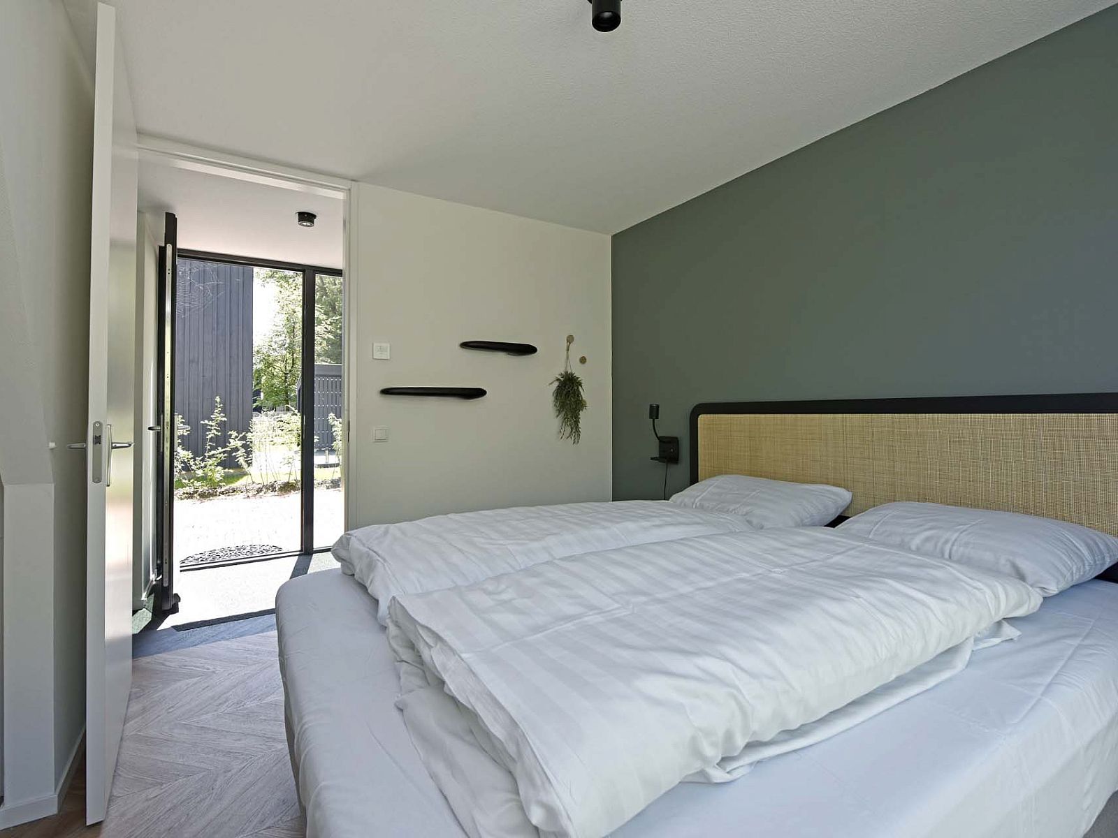 Badezimmer in freistehendem Haus in Beuningen, Twente, Overijssel mit moderner Ausstattung.