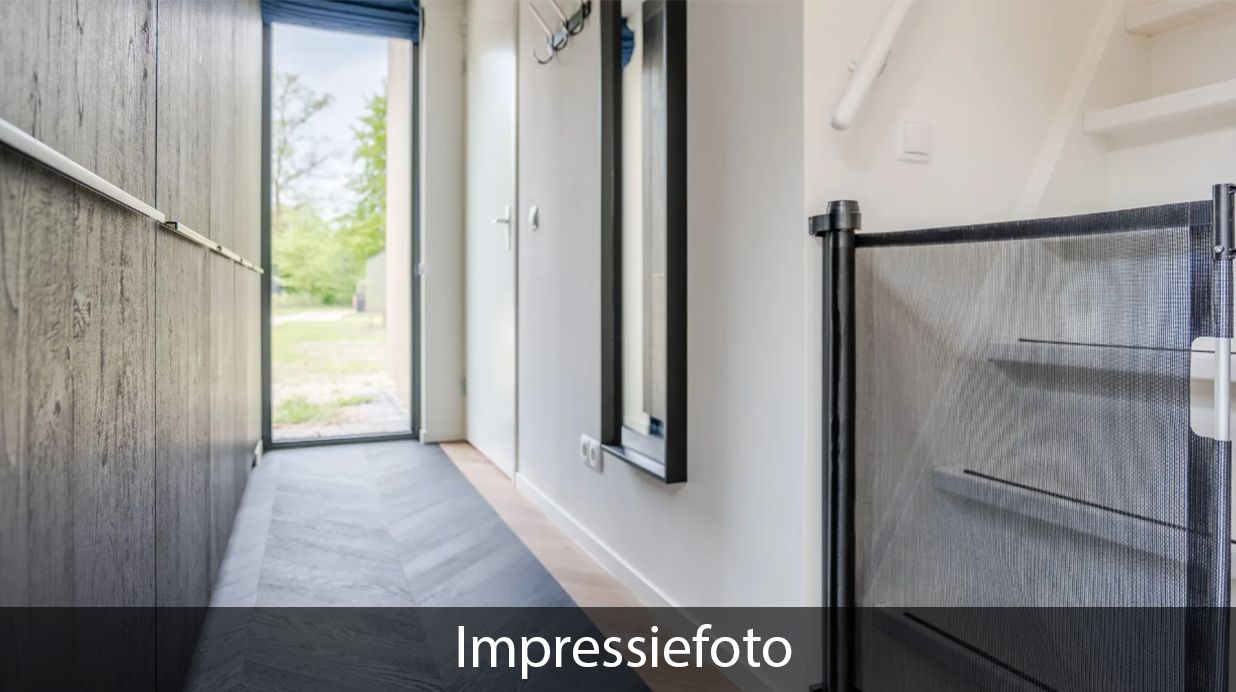 Hal in Vrijstaande woning in Beuningen, vakantiehuis in Twente, met toegang tot de tuin in Overijssel.