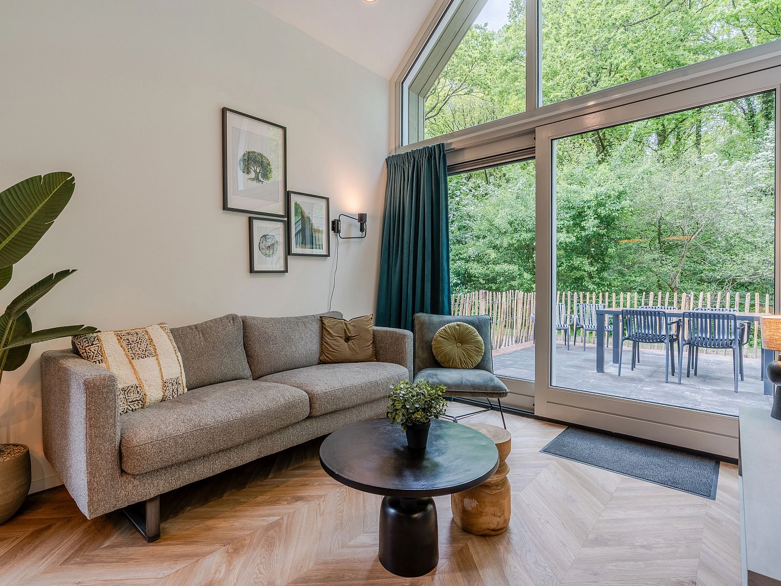 Bright living room with terrace view in 4-bed dog house 4LD, Beuningen, Twente.