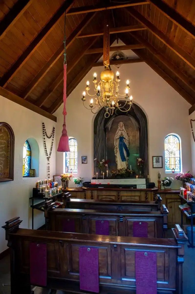 Traditioneel ingerichte kapel nabij vakantiehuis OV682 in Tilligte, Twente.