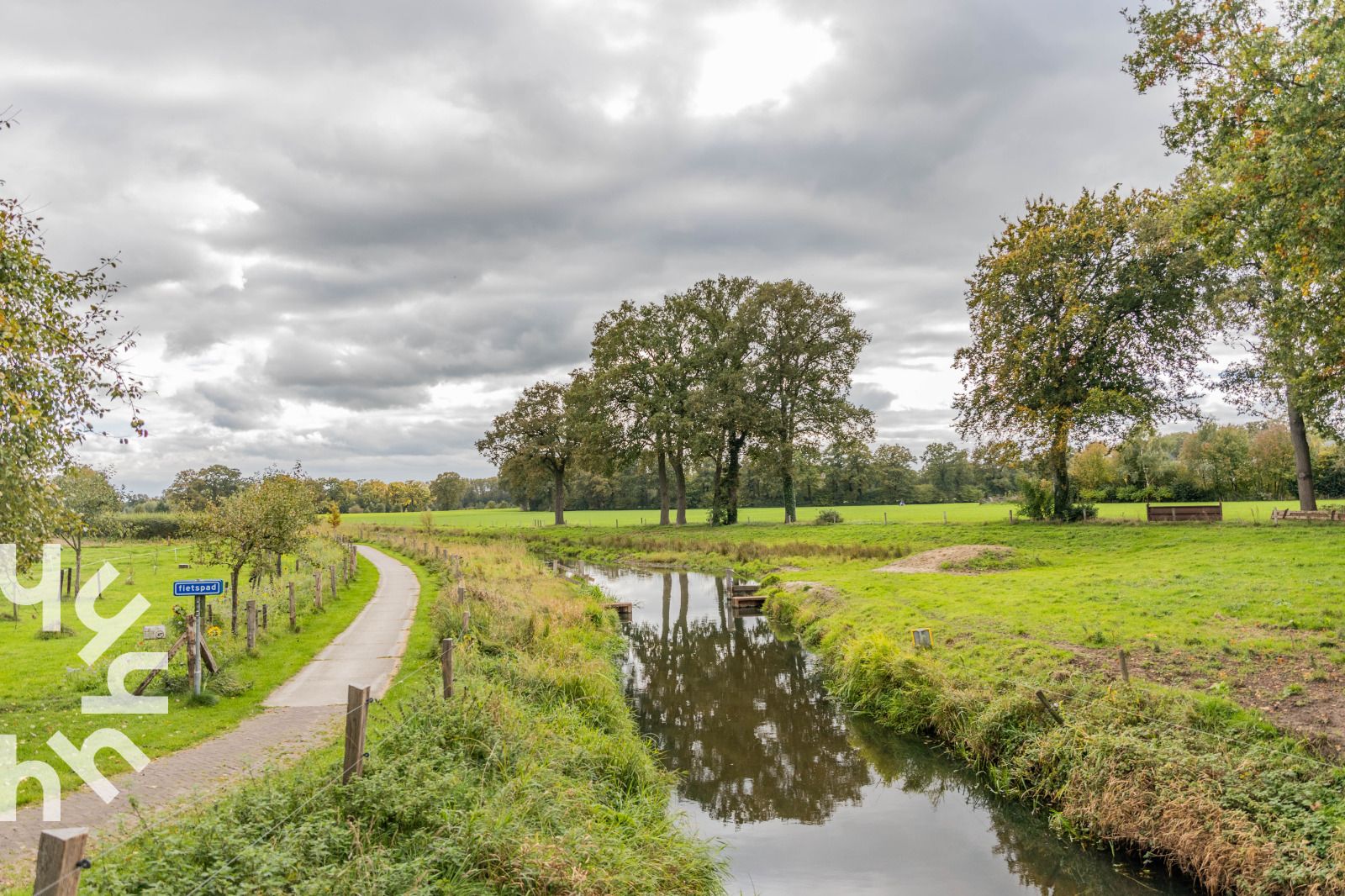 Rustic farmhouse near vacation home OV659, Enter, Twente with rural charm.