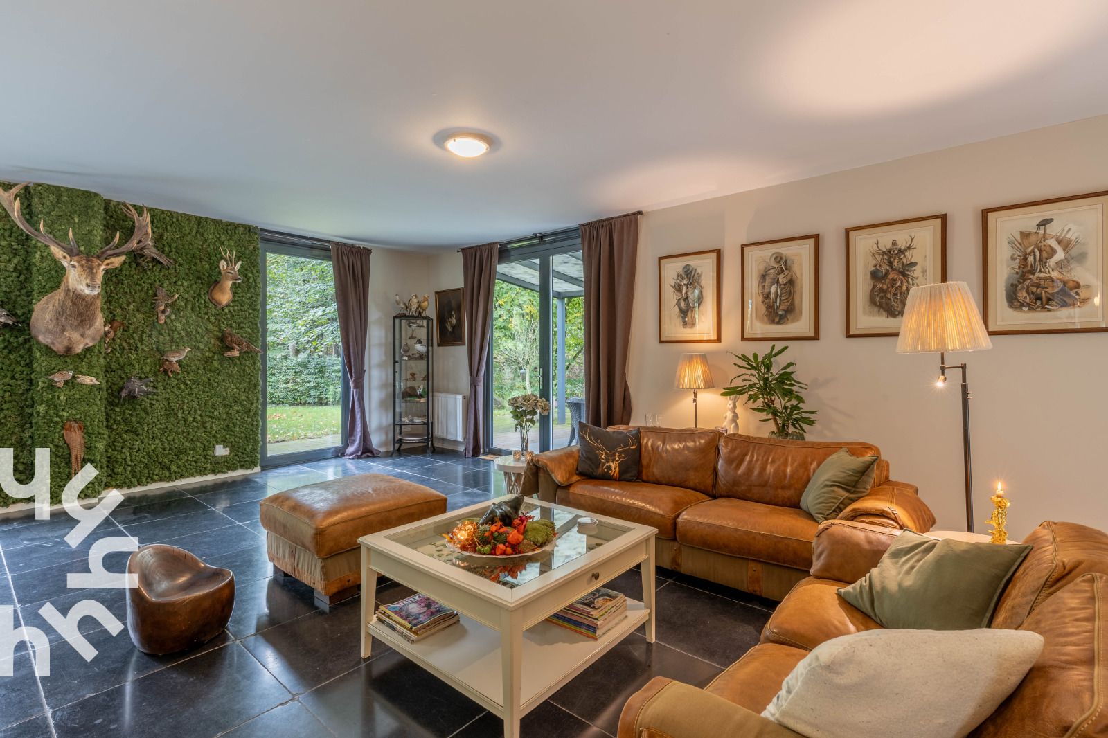 Bookcase and decorative elements in vacation home OV659, Enter, Twente.