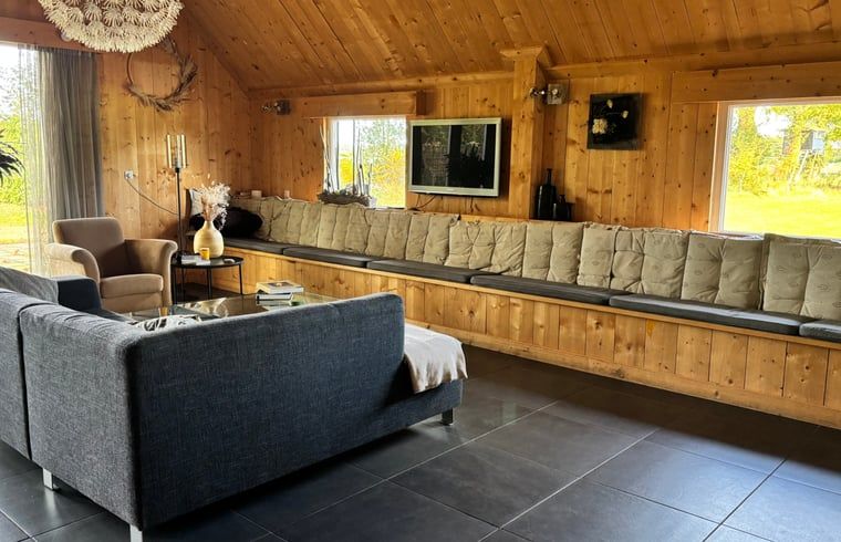 Stylish sitting area in vacation home in Denekamp, Twente. Relax in this comfortable vacation home in Overijssel.