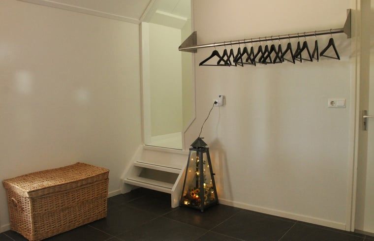 Wardrobe and decoration in vacation home in Denekamp, Twente. Stylish vacation home in Overijssel.