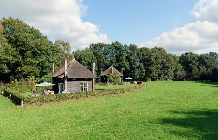 Prachtig uitzicht op Huisje in Notter, vakantiehuis in het groene landschap van Twente, Overijssel.
