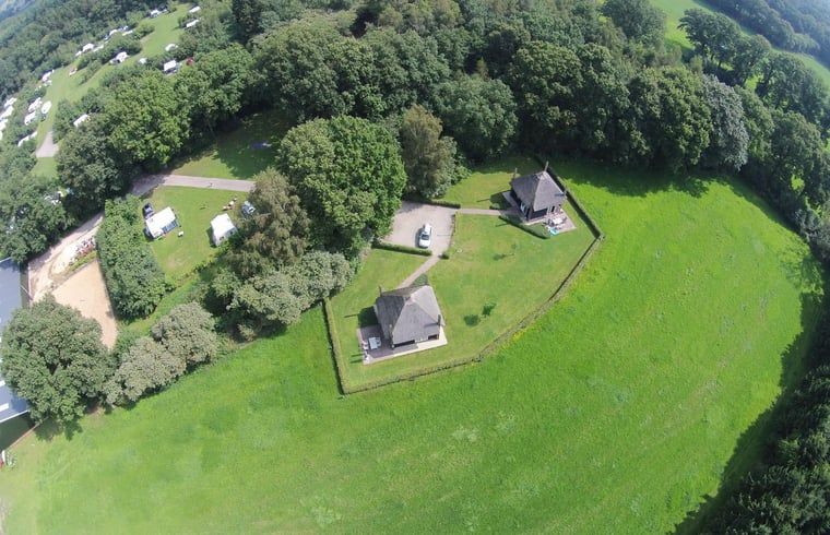 Luchtfoto van Huisje in Notter, vakantiehuis omringd door natuur in Twente, Overijssel.