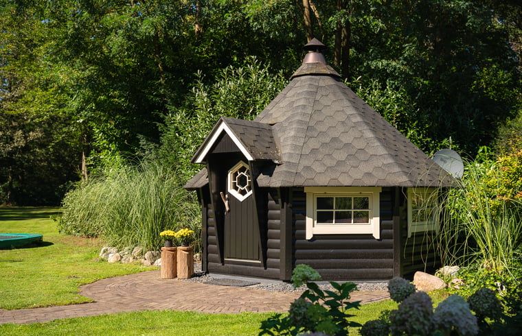 Charmant vakantiehuisje in Losser, Twente, omringd door weelderige natuur in Overijssel, ideaal voor een ontspannen verblijf.