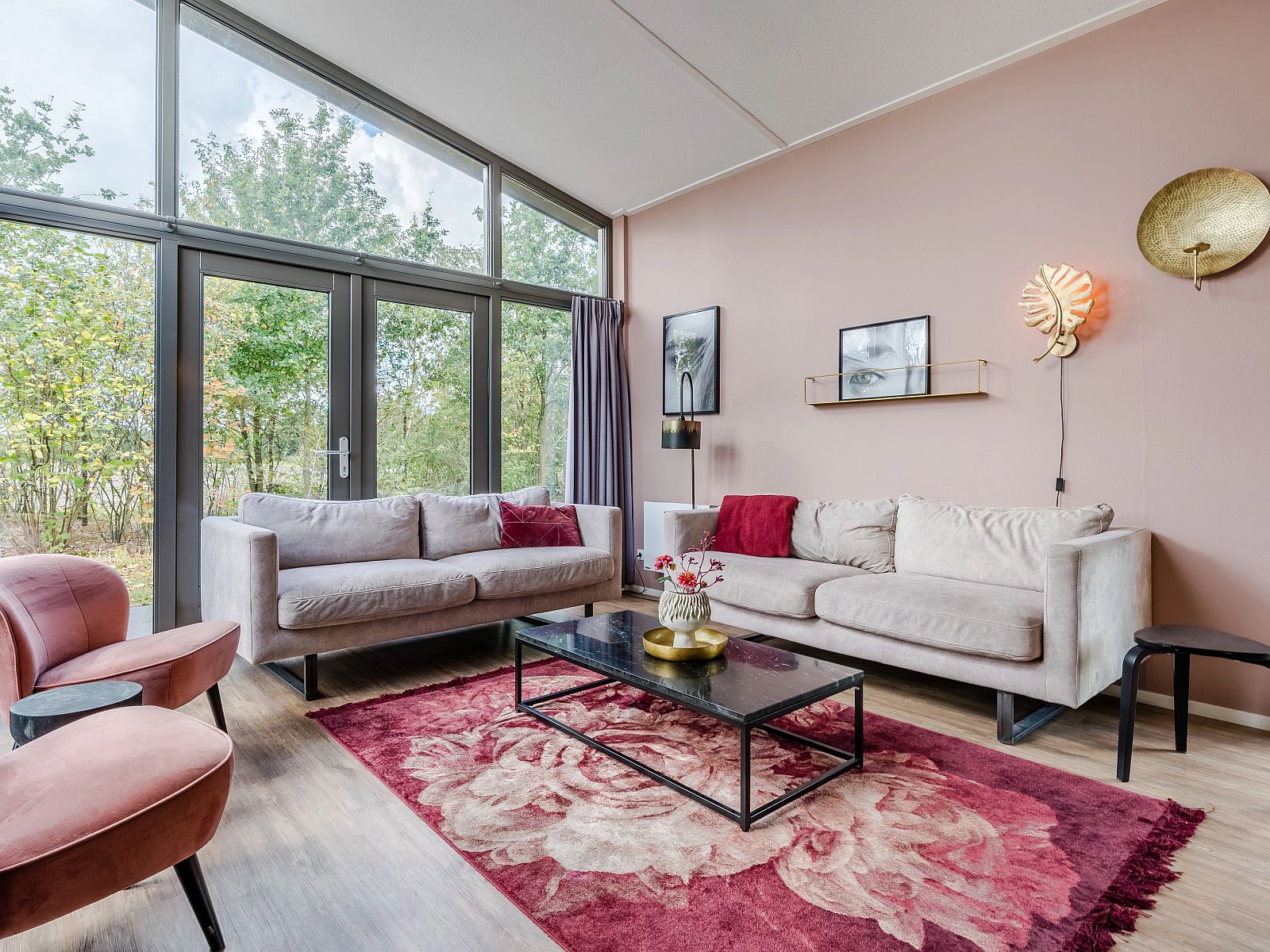 Stilvolles Badezimmer im 8-Bett-Haus Sallandse Heuvelrug, Hoge Hexel, mit moderner Dusche und Annehmlichkeiten.