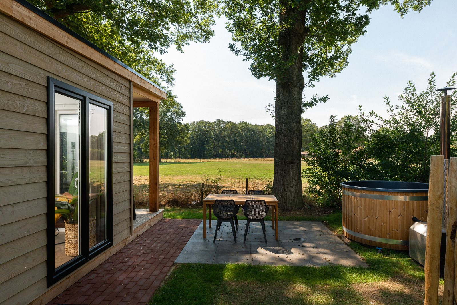 Guest house 524681 - Holiday property Twente - Nature lodge + sauna en hottub