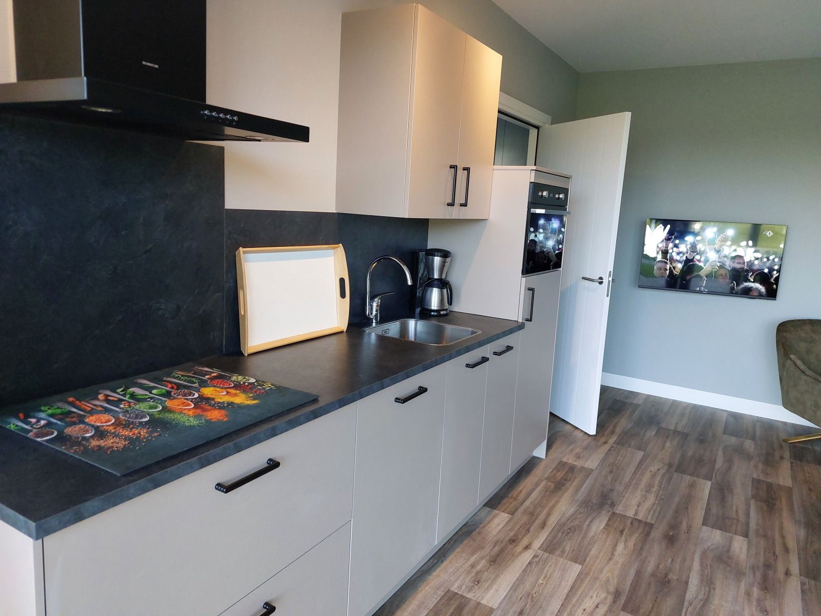 Schoene gruene Wiese rund um das Ferienhaus OV657 in Hertme, Twente.