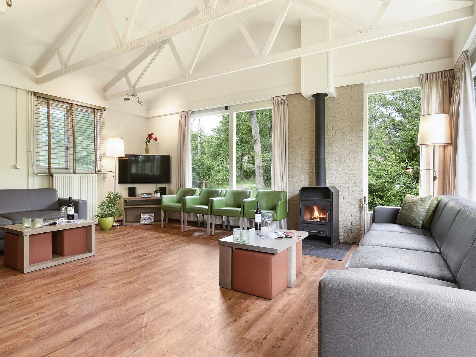 Guest house 5302157 - Bungalow Salland - Twenhaarsveld | 18-persoons reuniebungalow | 18C