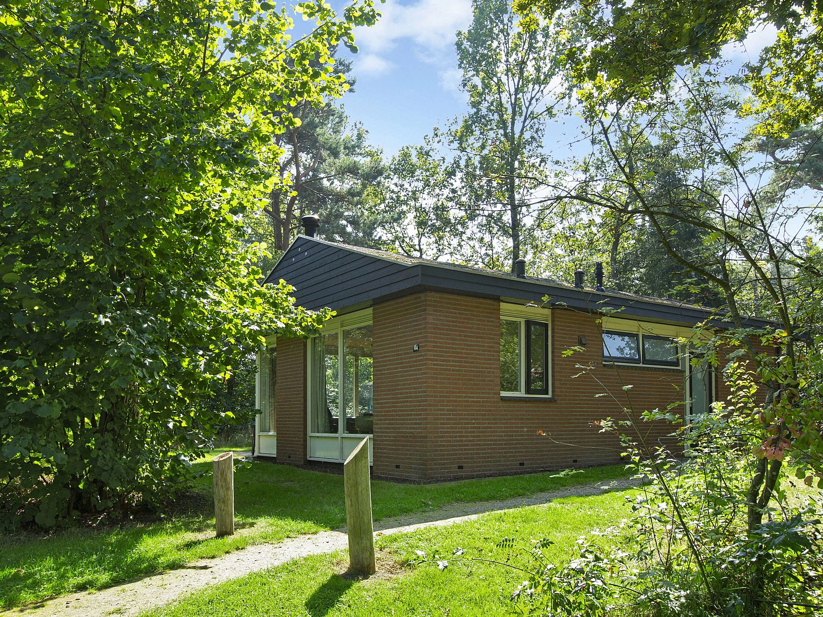 Guest house 5302157 - Bungalow Salland - Twenhaarsveld | 18-persoons reuniebungalow | 18C