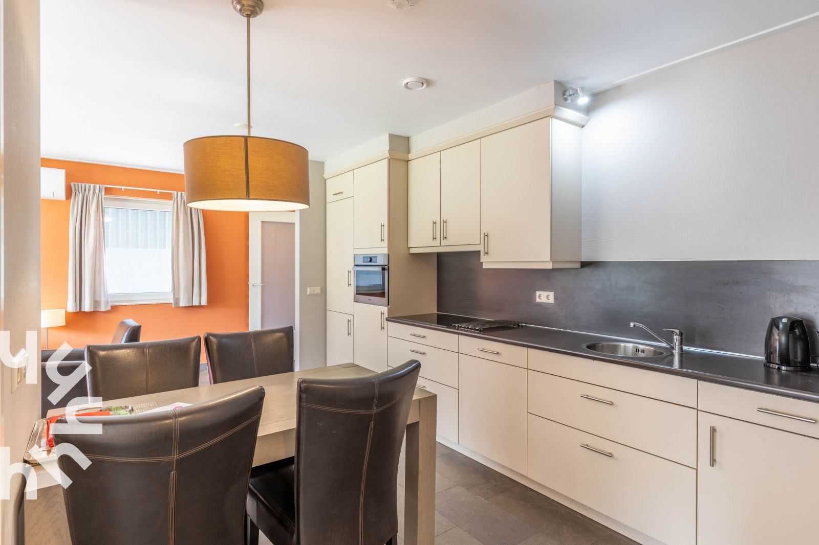 Offene Kueche im Ferienhaus OV242, Luttenberg, Salland, Overijssel.