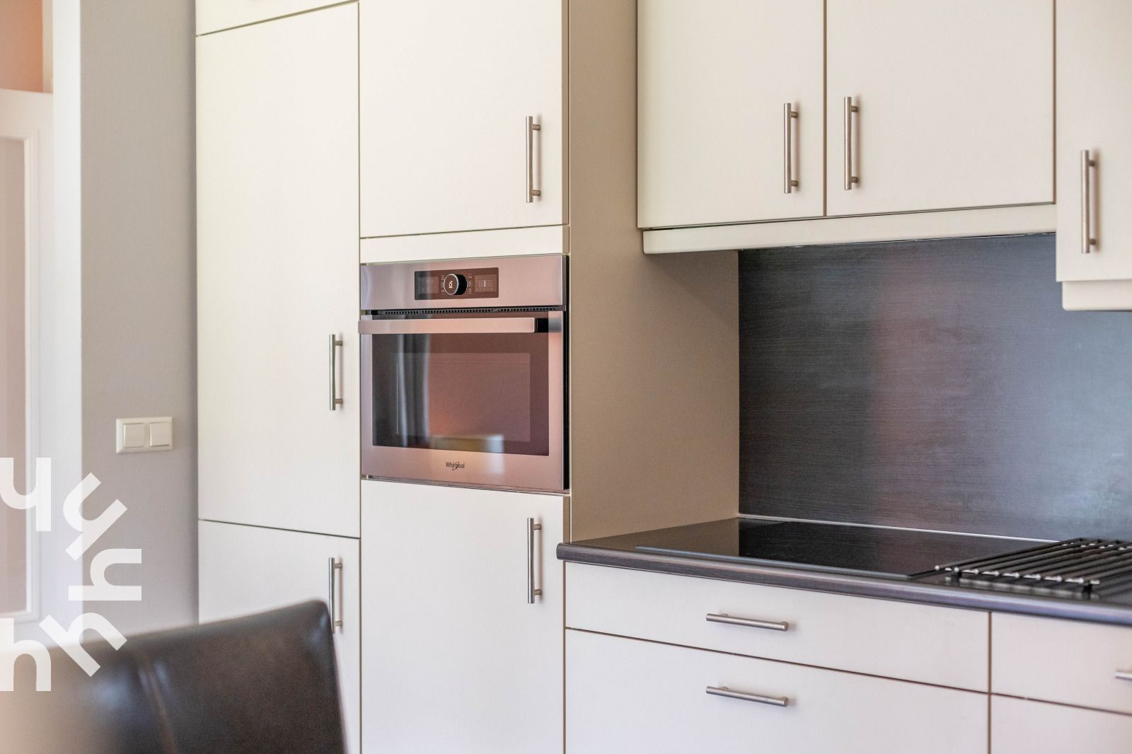 Wohnzimmer mit offener Kueche im Ferienhaus OV242, Luttenberg.