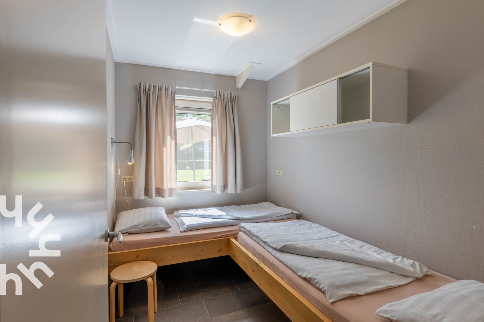 Schlafzimmer mit Doppelbett im Ferienhaus OV242, Luttenberg.