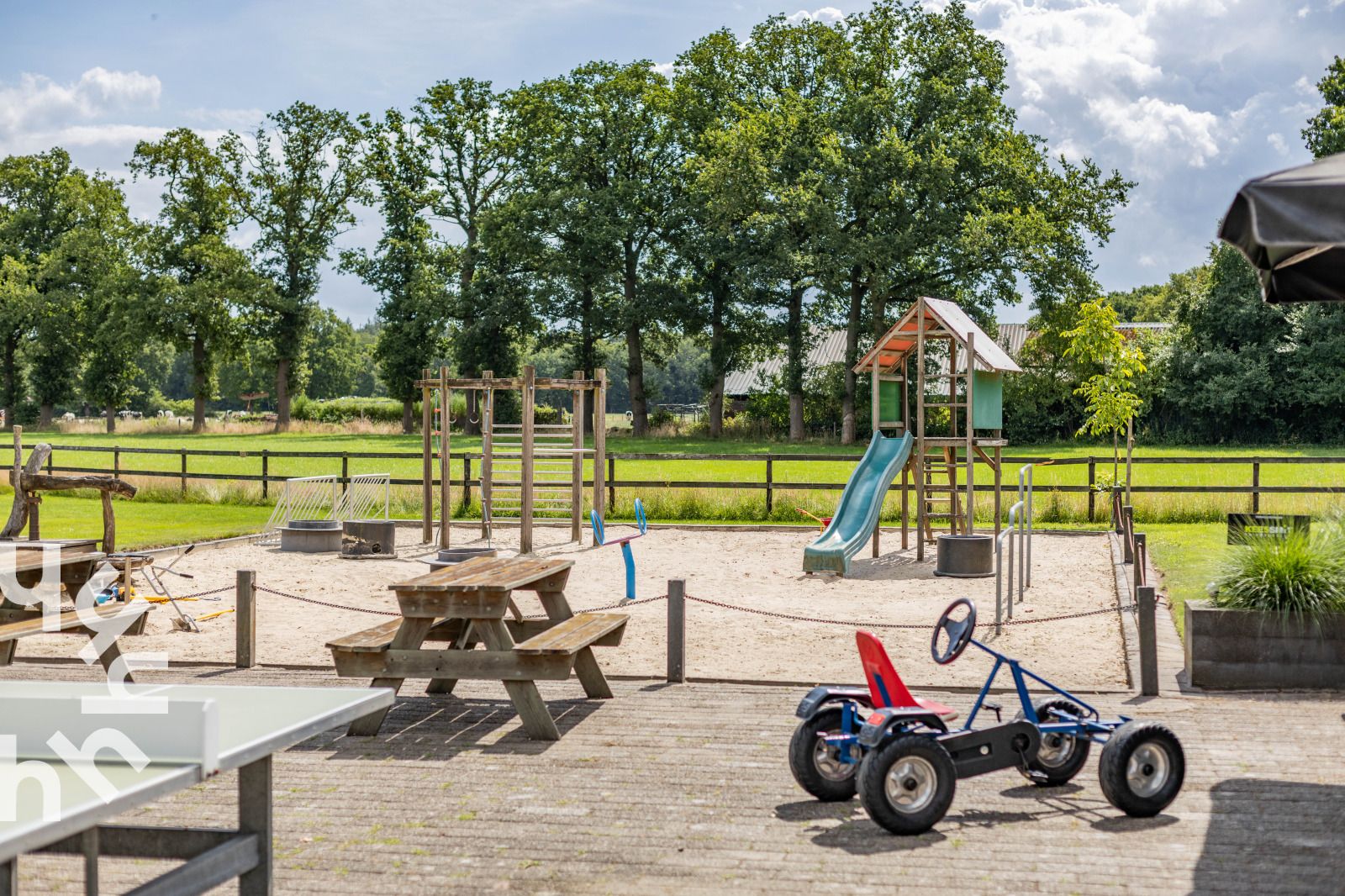 Terrasse des Ferienhauses OV242 mit Teestube im Freien, Luttenberg.