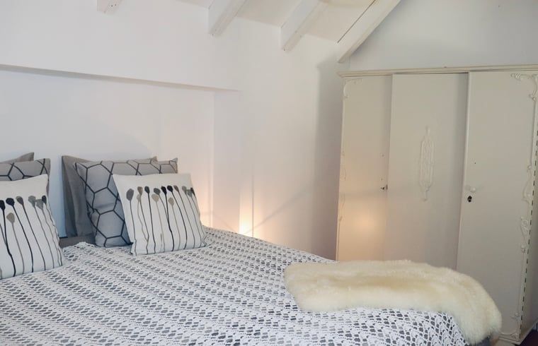 Comfortable bedroom in Cottage in Zwolle, vacation home in Overijssel.