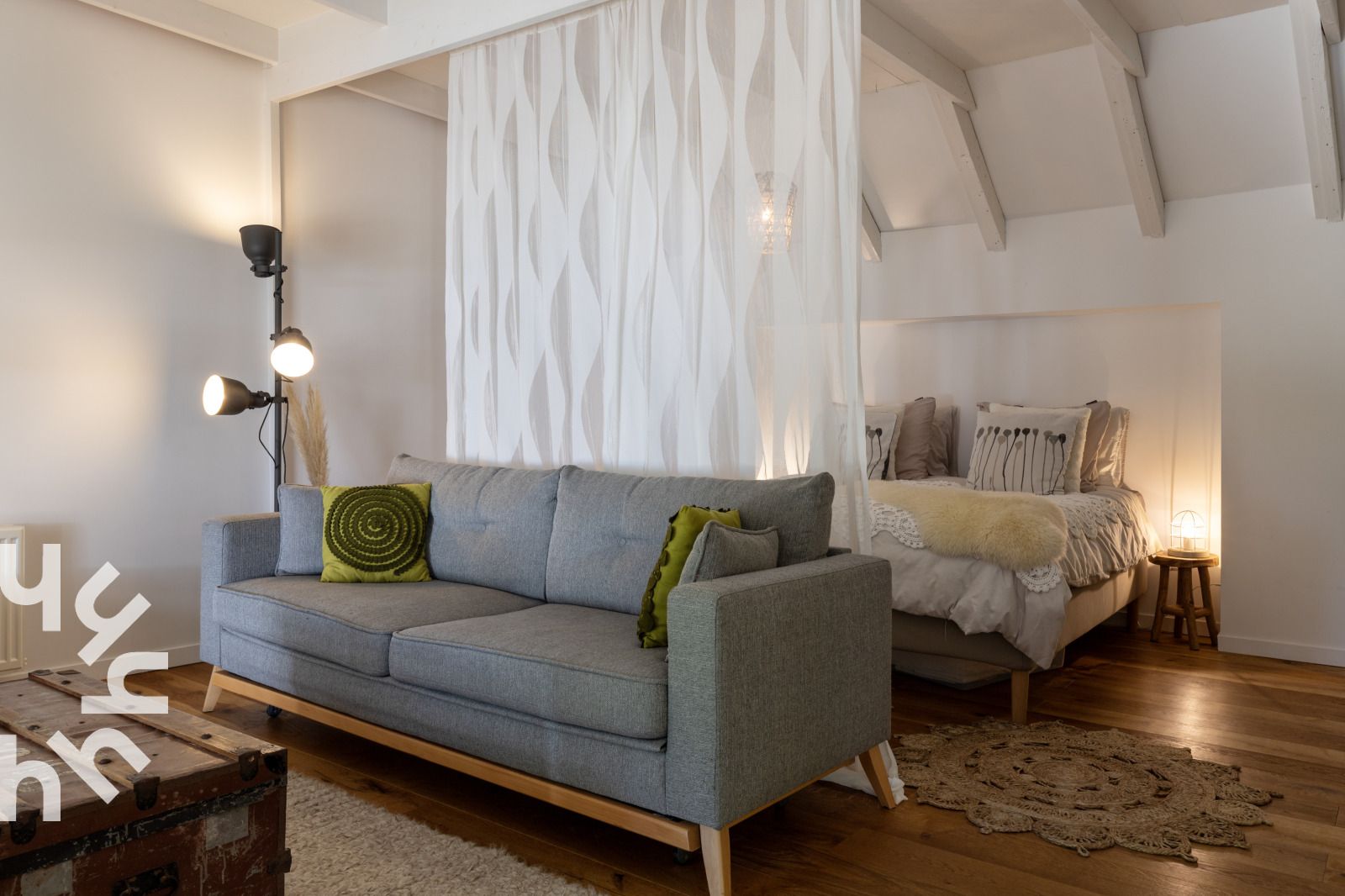 Stijlvolle badkamer van OV529 vakantiehuis in Zwolle, Salland, met moderne wastafel.