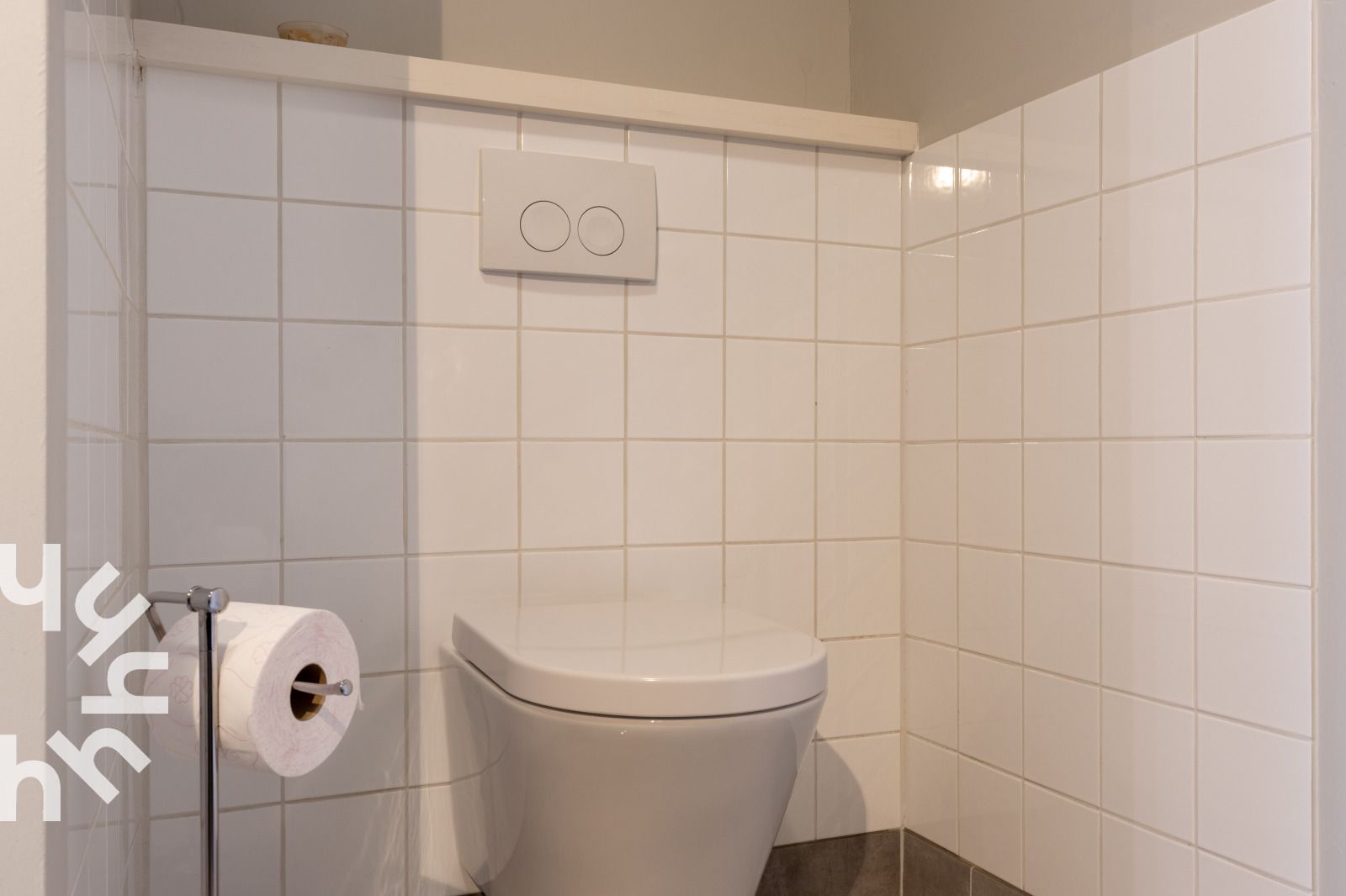 Toegangspad naar OV529 vakantiehuis in Zwolle, Salland, omgeven door groen.