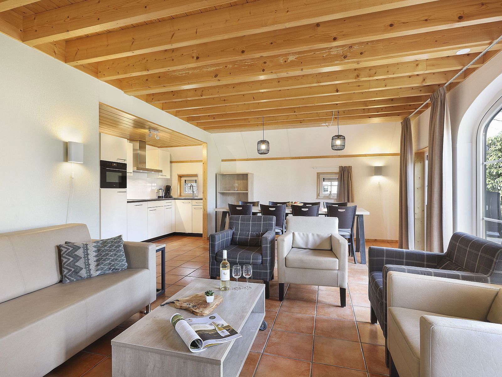 Modern bathroom with shower in Landgoed De Hellendoornse Berg bungalow, Haarle, Overijssel.
