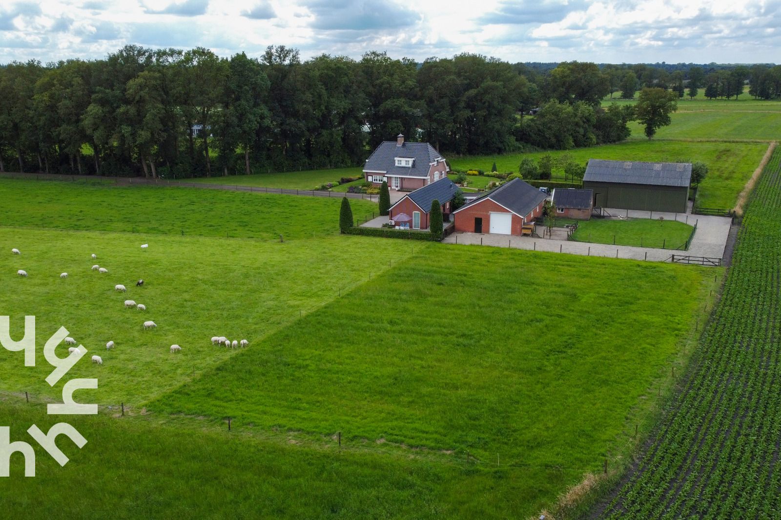 Ruime woonkamer van vakantiehuis OV218 in Haarle, Hellendoorn, met comfortabel interieur in Salland, Overijssel.