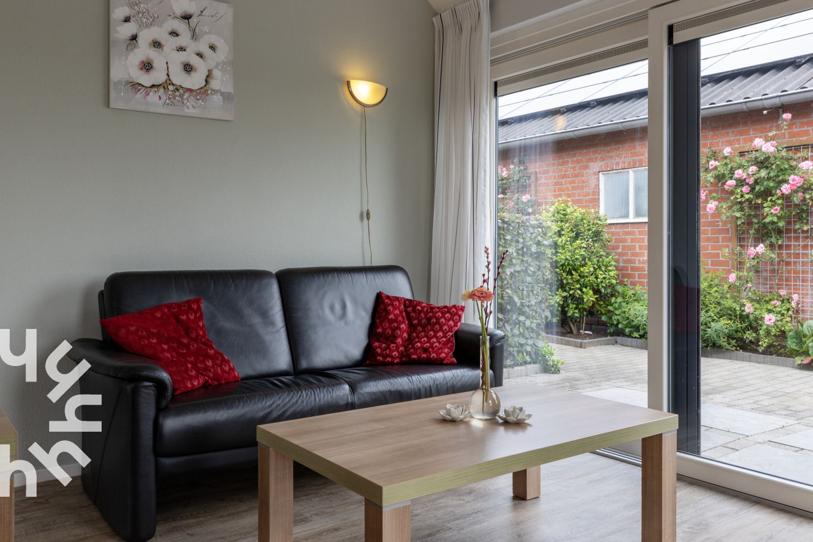 Badkamer met ruime douche in vakantiehuis OV218, Haarle, Hellendoorn, in het rustige Salland, Overijssel.