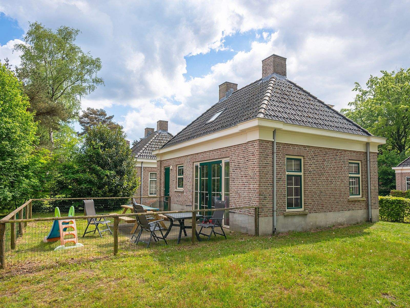 Guest house 533266 - Bungalow Salland - Landgoed De Hellendoornse Berg | 4-persoons kinderbungalow -