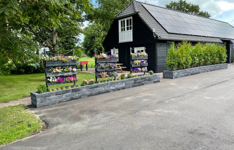 Charming exterior of Huisje in Hasselt, vacation home in green Salland, Overijssel.