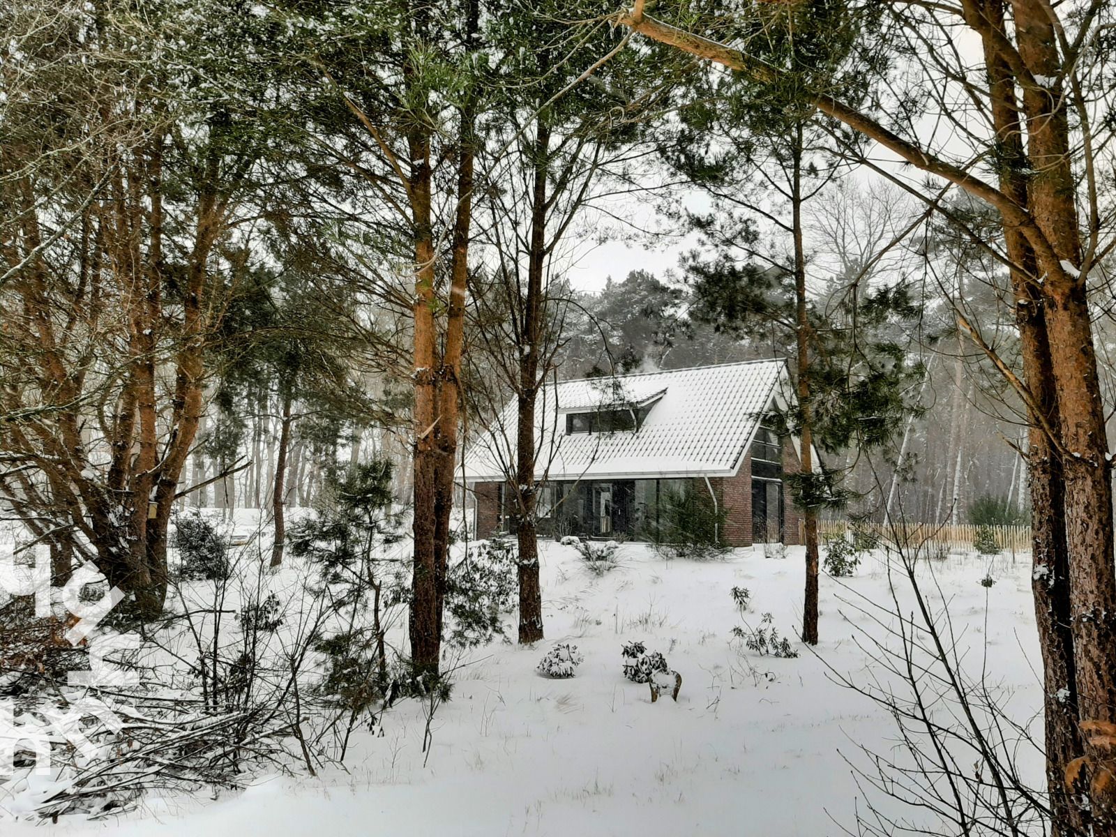 Stijlvolle badkamer in vakantiehuis OV224 in Ommen, Vechtstreek, Overijssel met modern sanitair.