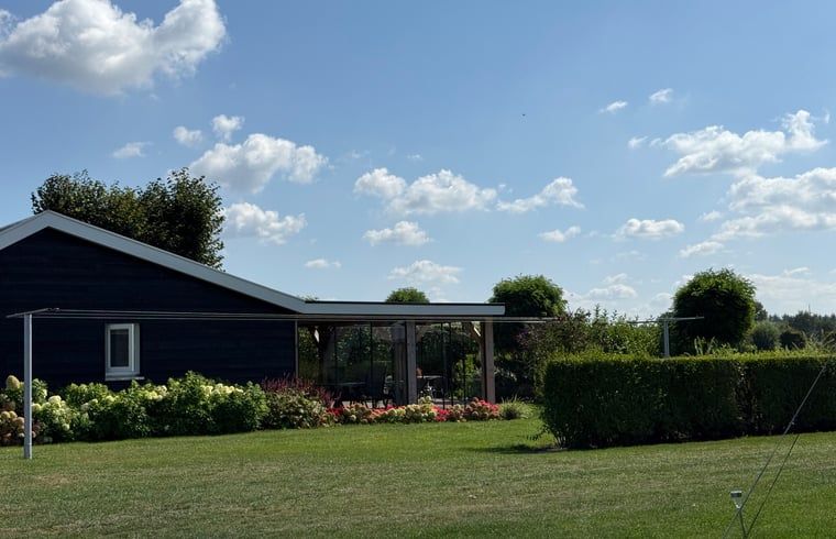Ferienhaus in Ommen mit schoenem Garten in der Region Vecht, Overijssel.
