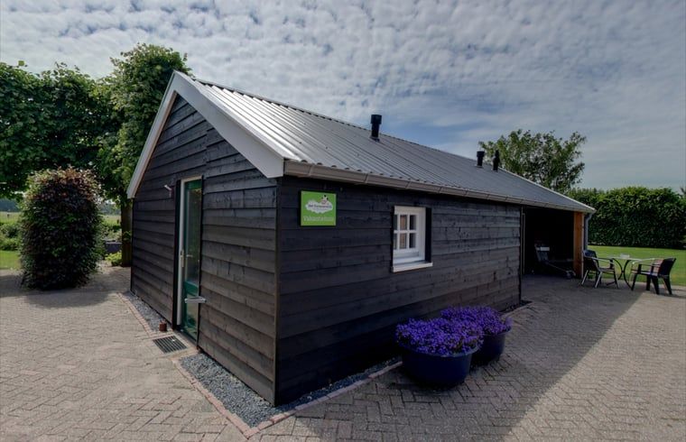 Vorderansicht eines Ferienhauses in Ommen, Overijssel.