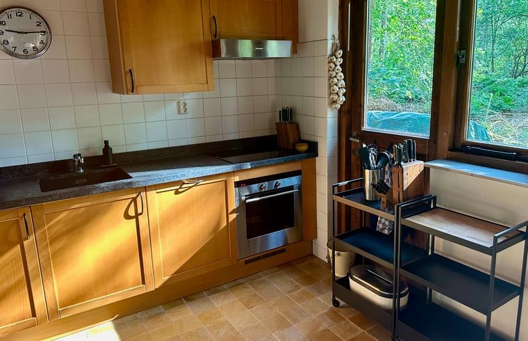 Volledig ingerichte keuken in Vakantiehuis in Dalfsen, culinaire mogelijkheden in Overijssel.