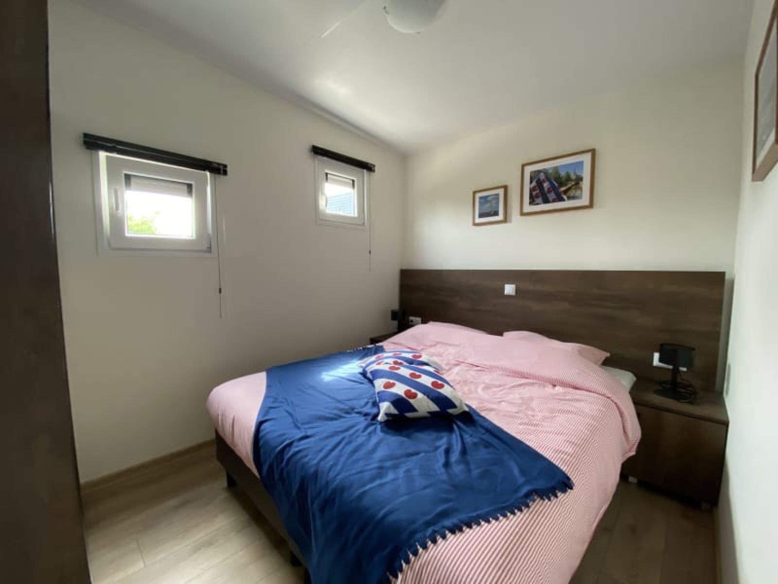 Komfortables Doppelzimmer im Just Nature MIVA-Ferienhaus in Hardenberg, Overijssel.