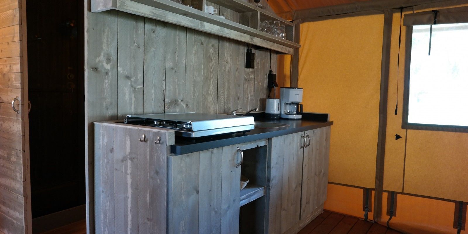 Guest house 540613 - Tent house Vechtstreek - Luxury Lodge