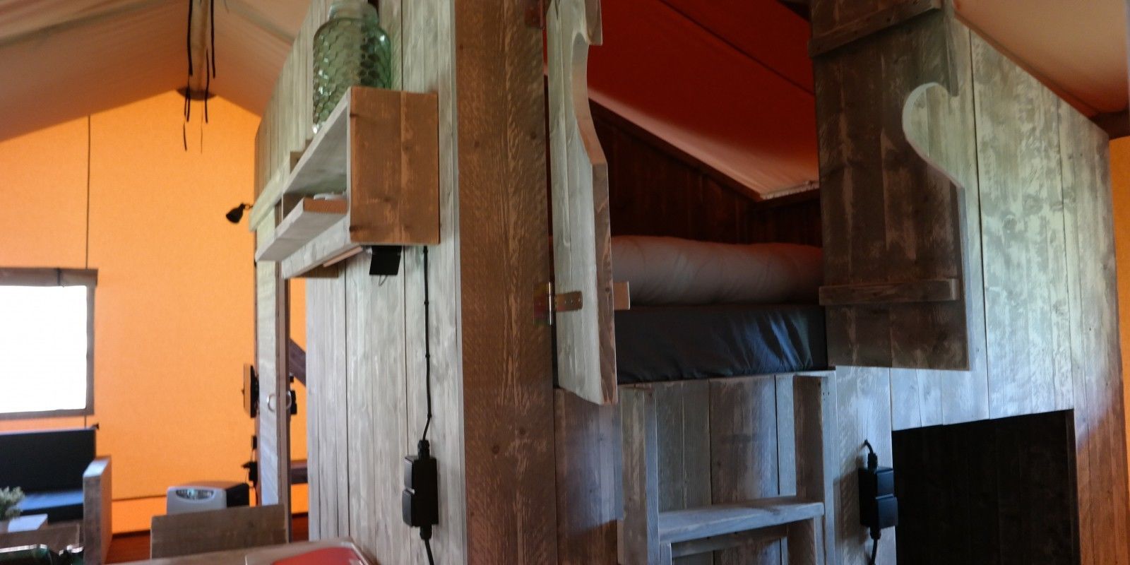 Guest house 540613 - Tent house Vechtstreek - Luxury Lodge