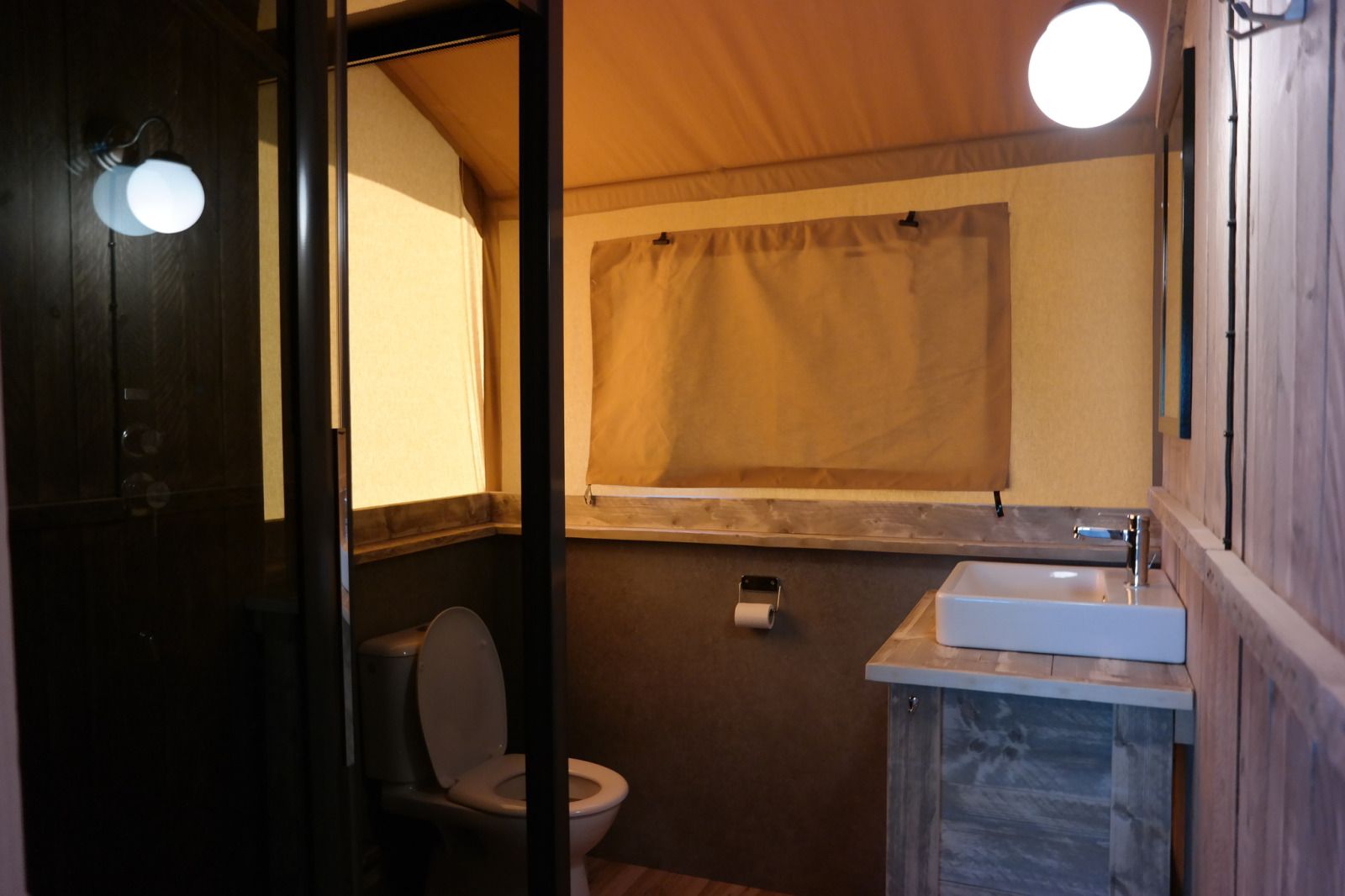 Guest house 540613 - Tent house Vechtstreek - Luxury Lodge
