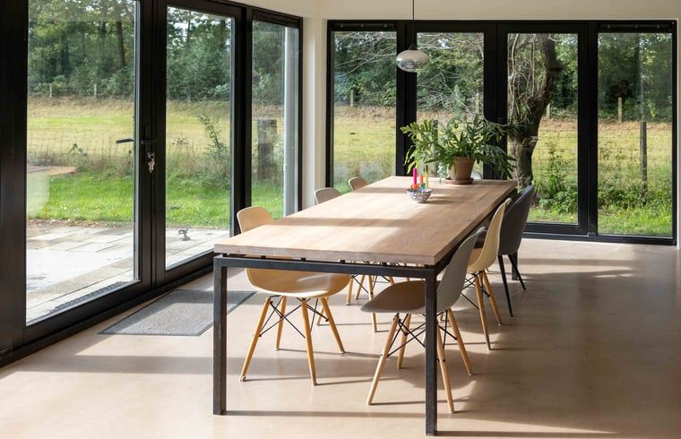 Moderne eetruimte in Huisje in Balkbrug vakantiehuis, Overijssel