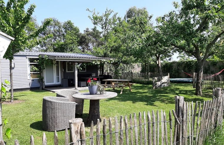 Gezellige tuin met terras bij Vakantiehuis in Balkbrug, Vechtstreek, Overijssel.