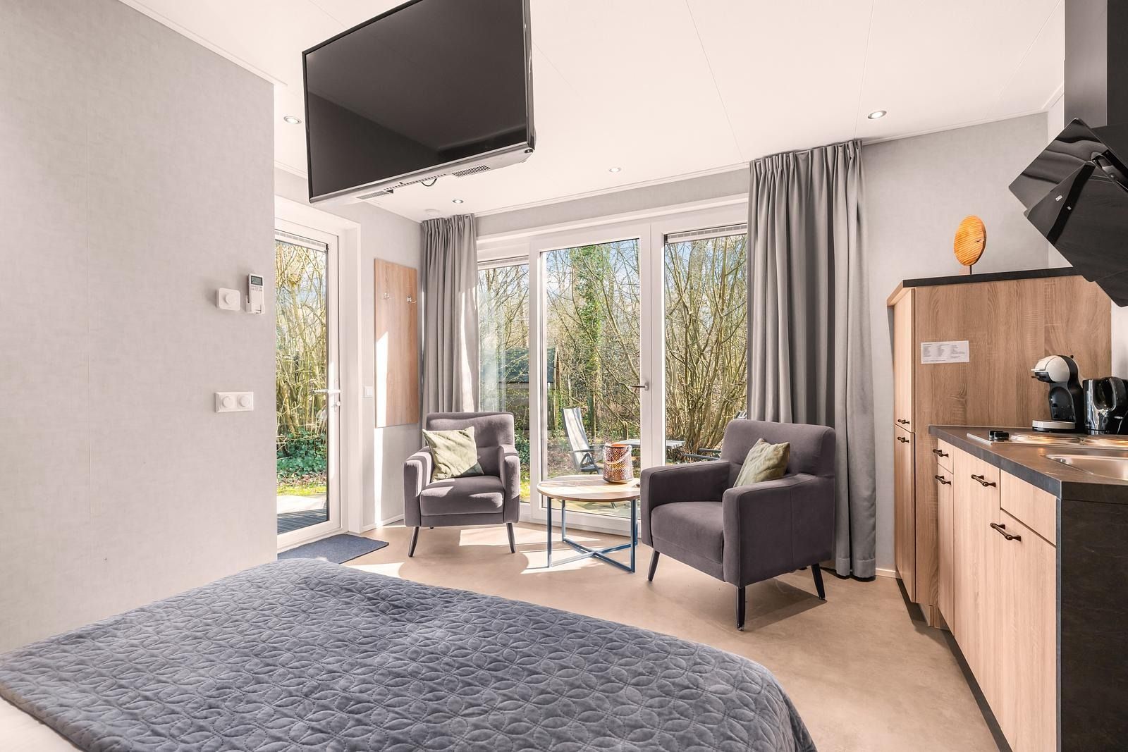 Guest house 540880 - Holiday property Vechtstreek - Luxe bosrand loft met Hottub & Sauna
