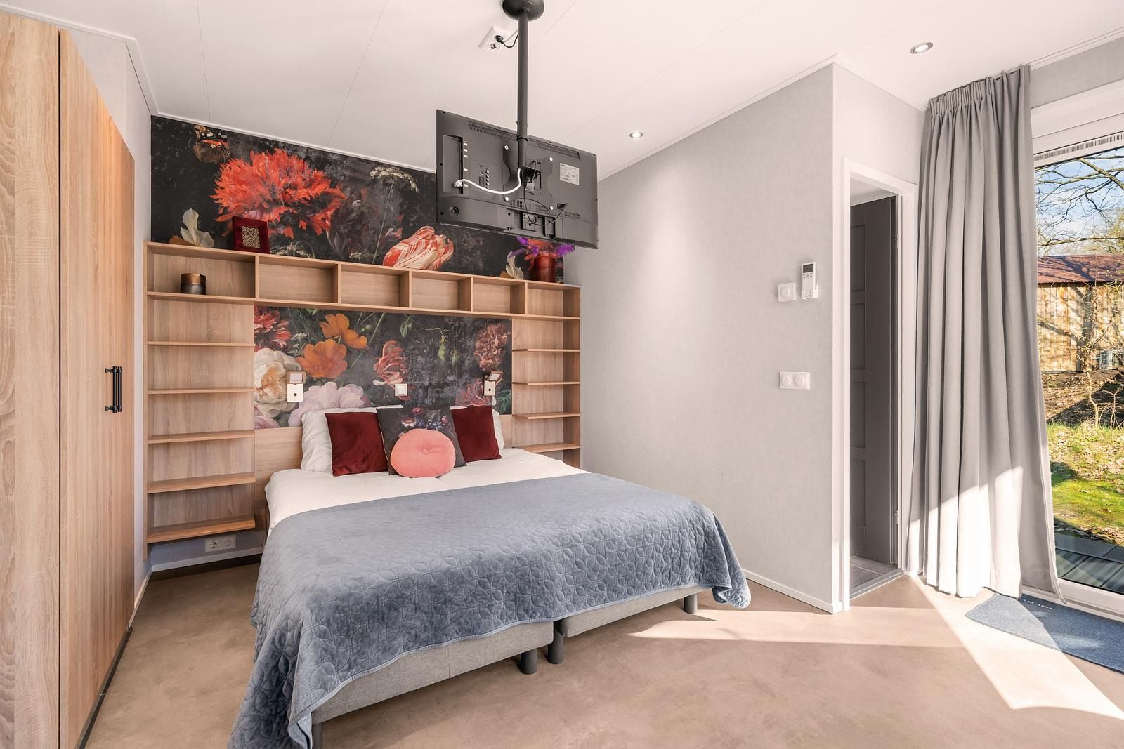 Guest house 540880 - Holiday property Vechtstreek - Luxe bosrand loft met Hottub & Sauna