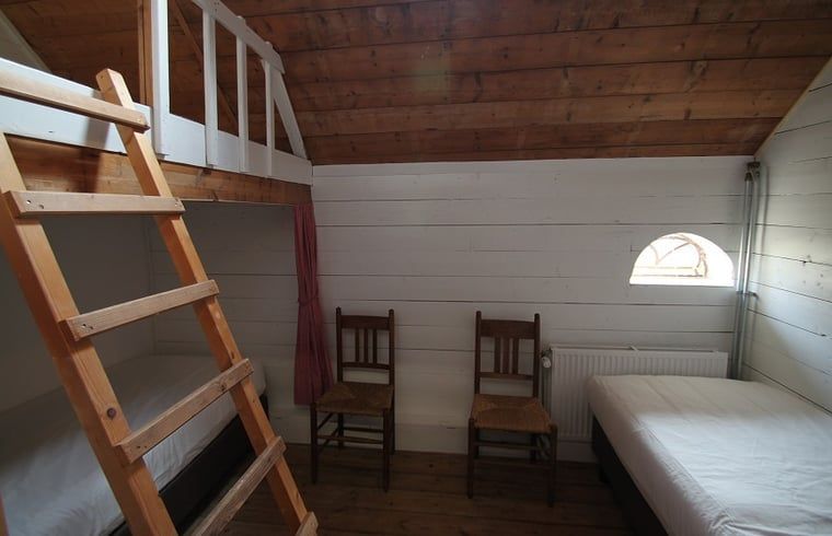 Knusse slaapkamer met stapelbed in Vakantiehuis in Lemele, Archem, ideaal voor kinderen, Overijssel.