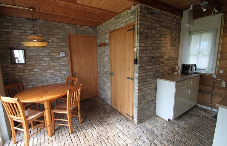 Gezellige keuken met eethoek in Vakantiehuis in Lemele, Archem, Overijssel.