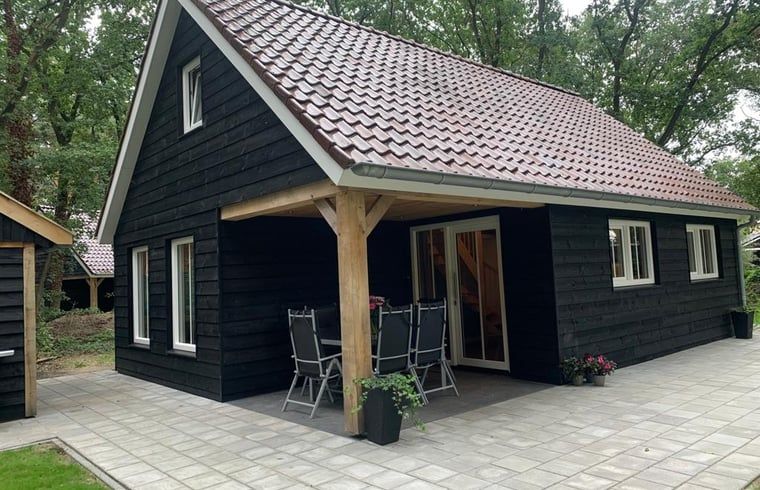 Vacation cottage in Marienberg with spacious veranda, located in the Vecht region, Overijssel.