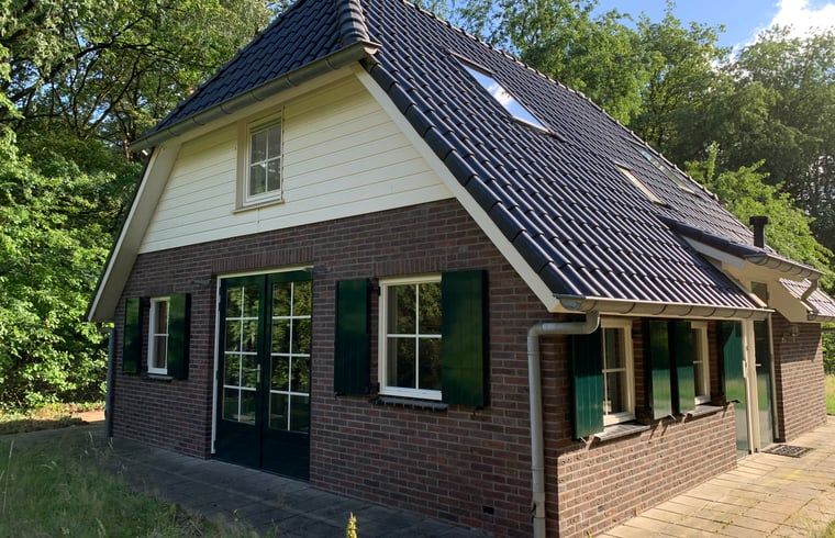 Ferienhaus in Lemele, ein charmantes Ferienhaus in der Region Vecht, Overijssel, umgeben von gruener Natur und ruhiger Umgebung.