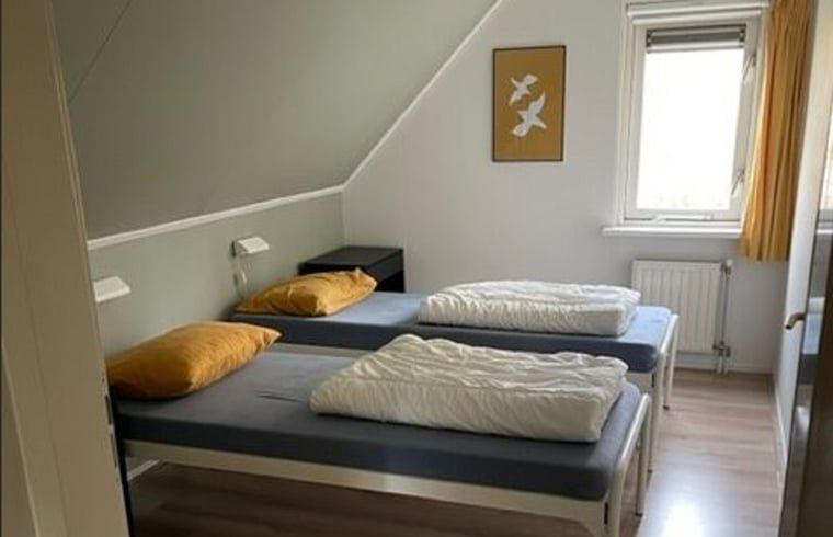 Slaapkamer met moderne inrichting in Huisje in Lemele, Vechtstreek, Overijssel.