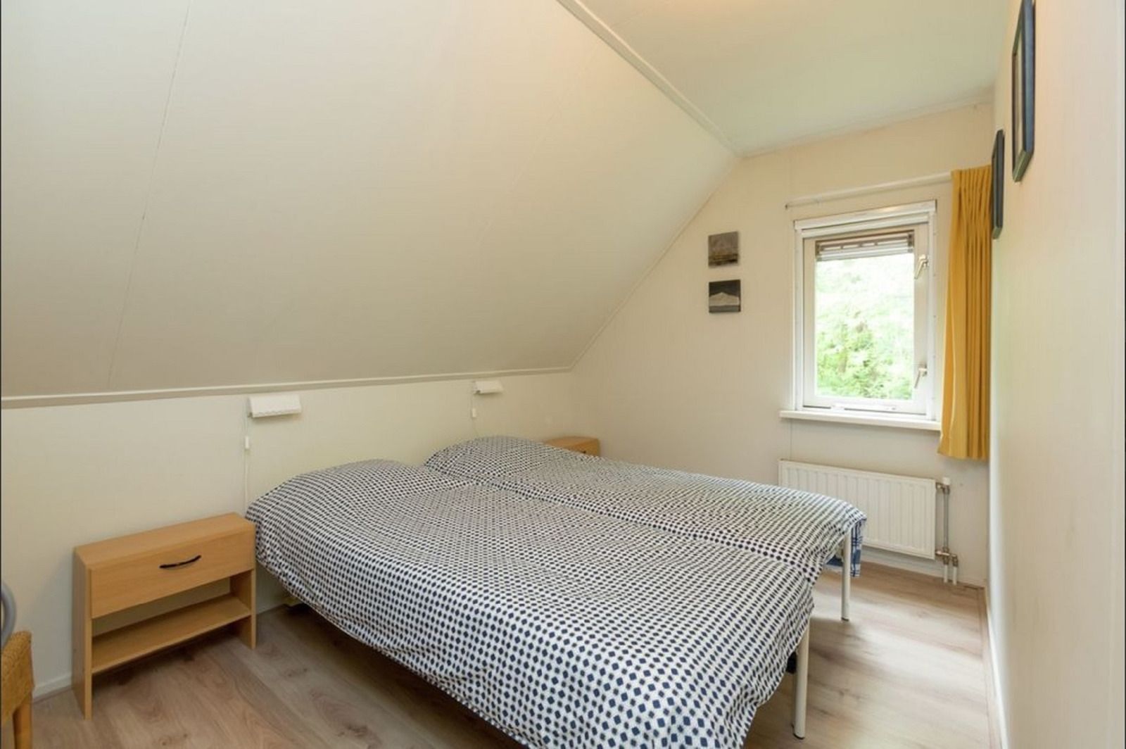 Gezellige slaapkamer met uitzicht in OV677 vakantiehuis, Lemele, Vechtstreek.
