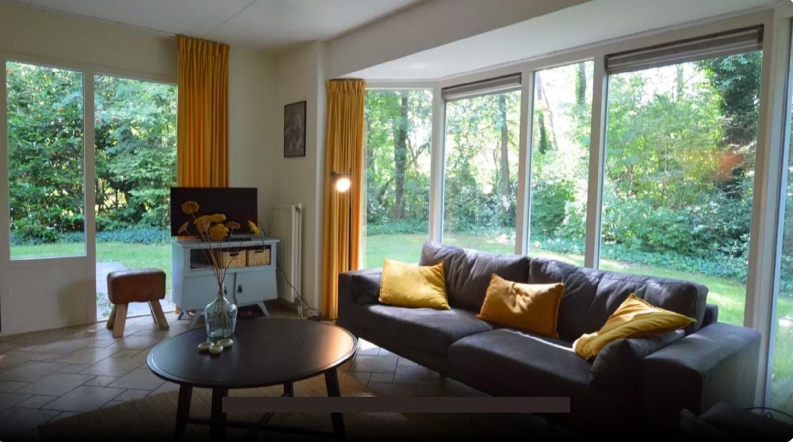 Open keuken en eetruimte in OV677 vakantiehuis, Lemele, Overijssel.